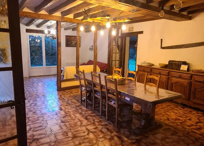 Vakantiehuis L'oree De La Foret Villeneuve-en-Perseigne